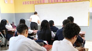Hoy de vuelta a las clases, bajó la temperatura y con caos vehicular