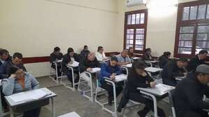 Aplazo masivo de docentes: de 80 institutos de formación, solo 25 están acreditados - Nacionales - ABC Color
