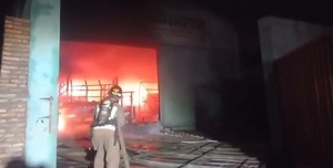 Otro incendio en Minga Guazú: esta vez en depósito de insumos agrícolas