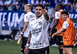 Versus / Un gran momento: El buen presente de Antonio Galeano en el Ceará de Brasil