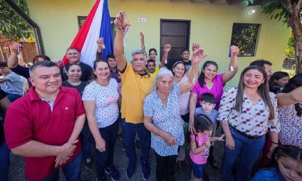 Familias de Coronel Oviedo recibieron llaves de sus nuevas viviendas – Prensa 5