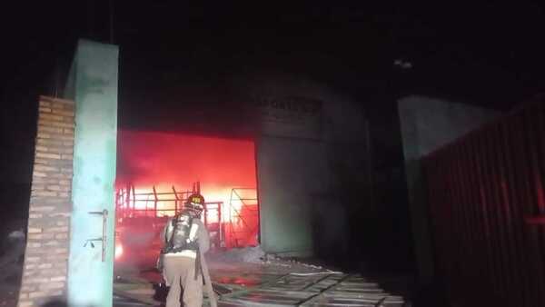 Fallecido y cuantiosos perjuicios tras dos incendios en Minga Guazú