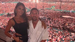 Leo Messi y su esposa fueron capturados por la Kiss cam en el último concierto de Coldplay