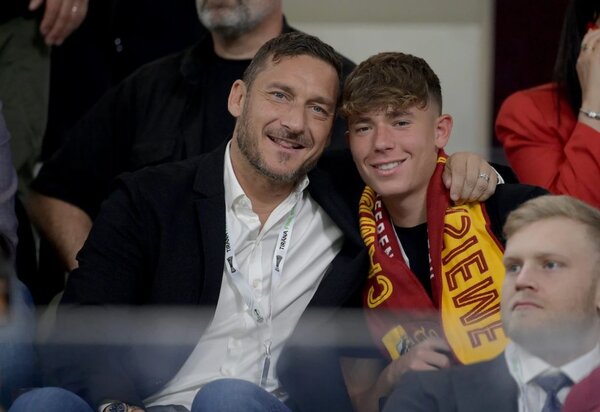 Deja el fútbol a los 19 años debido a la presión de ser hijo de una leyenda