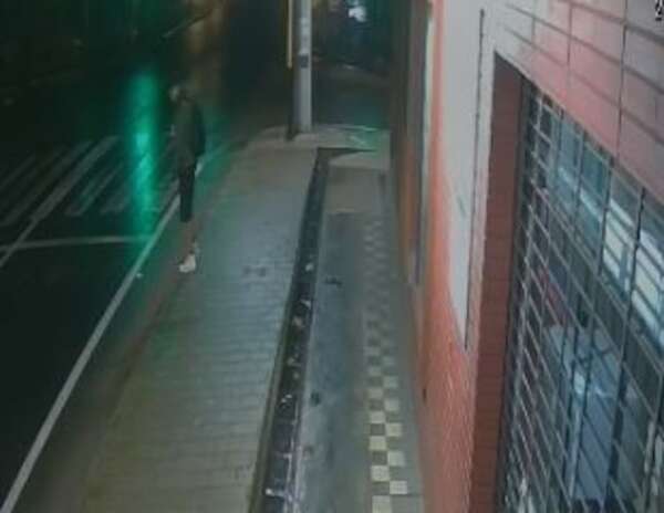 Video: un hombre sobrevivió a doble arrollamiento en Ypacaraí - Policiales - ABC Color