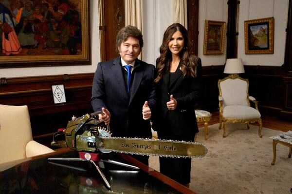 Argentinos podrán viajar a EE.UU. sin visa: Milei firma acuerdo de intención con Estados Unidos  - Mundo - ABC Color