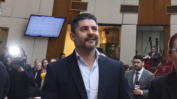 Nenecho y concejales aliados se exponen a sanciones por el desvío de los bonos para pago de salarios