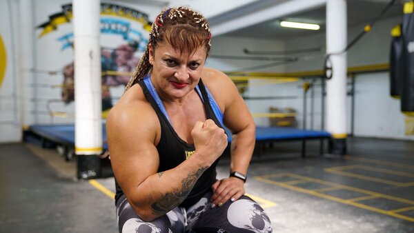 Popular / ¡Ñandereja Alejandra "Locomotora" Oliveras, a los 47 años!