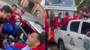 Versus / ¡En patrullera! Así llegó Encarnación FC a la cancha de Resistencia