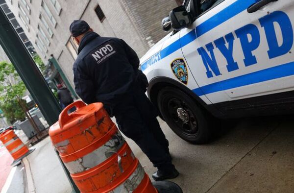 Popular / Tiroteo en un edificio en Nueva York: reportan heridos y buscan al sospechoso