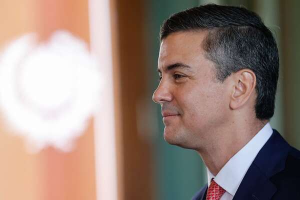 Contrato para suegro del hermano de Santi Peña se “liquidó” en tiempo récord - Política - ABC Color