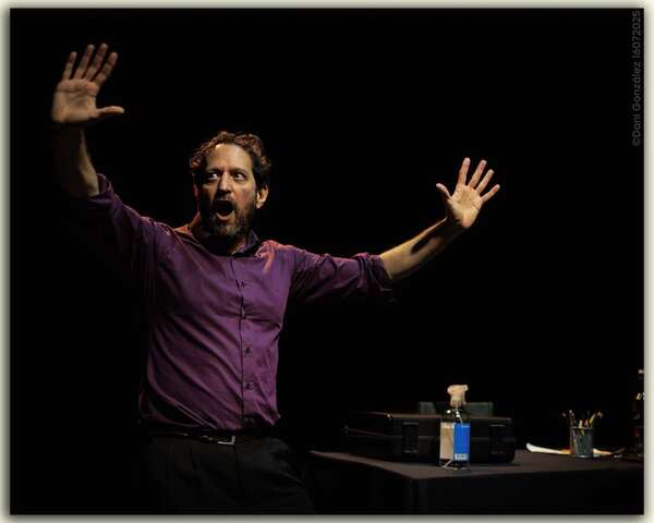 Ariel Galeano y el reto de llevar “Psicópata” al escenario - Cultura - ABC Color