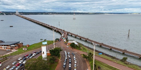 Paraguay y Argentina unificaron el control migratorio: Cruce más rápido y seguro entre Encarnación y Posadas • PARAGUAY TV
