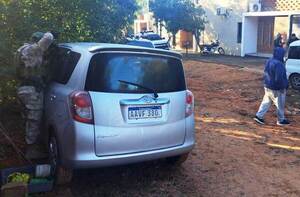 Violento asalto: Abandonan auto robado con GPS •