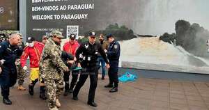 La Nación / Un pasero resultó herido tras tirotear contra marinos en zona primaria de Ciudad del Este