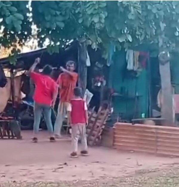 Popular / Vecinos ikuerái de pareja noîmbáiva