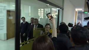 Abed se escuda en su hija para no hablar de la mega farra del clan ZI - Política - ABC Color