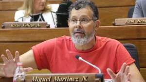 Diputado pide disculpas por sus dichos y cartismo habla de suspensión