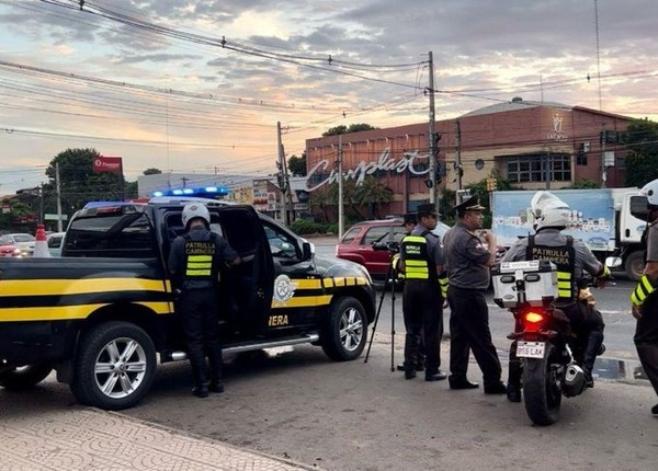 Desde el viernes se multará a conductores con habilitación vencida - ADN Digital