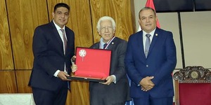 Condecoran con la Orden Nacional al Mérito Comuneros al maestro “Pedrito” García • PARAGUAY TV