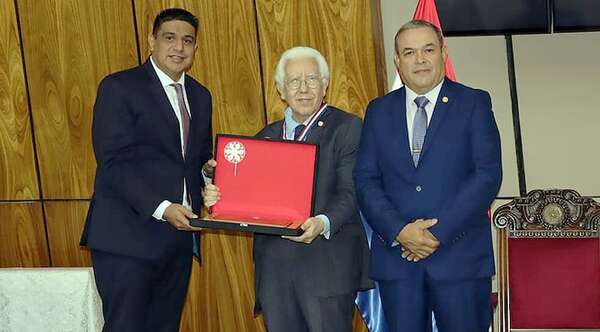 Diputados otorgan la Orden Nacional al Mérito Comuneros al periodista deportivo “Pedrito” García