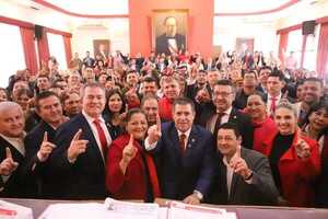 Entregan más de 31.000 nuevas afiliaciones al Partido Colorado - ADN Digital
