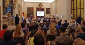 La Nación / Paraguayos en Roma rindieron homenaje a Francisco a diez años de su visita al país