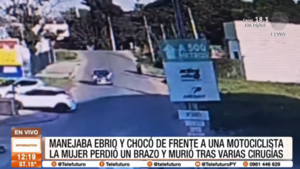 Manejaba ebrio y chocó de frente a una motociclista