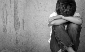 Piden prisión preventiva para madre y su pareja por abuso infantil 