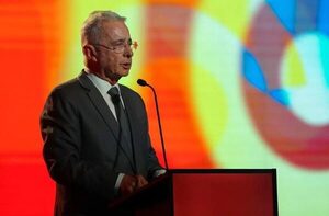 Álvaro Uribe, poderoso expresidente y primero condenado por la Justicia de Colombia - San Lorenzo Hoy