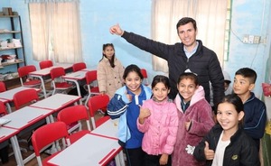 Gobierno ya entregó el 92% de los muebles escolares adquiridos por Itaipu - ADN Digital