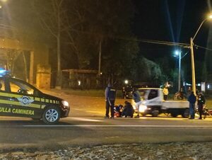 MENOR RESULTA HERIDA TRAS COLISIÓN DE MOTOCICLETAS SOBRE RUTA PY06