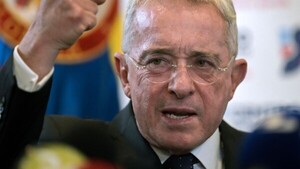 Uribe, el primer ex presidente colombiano condenado