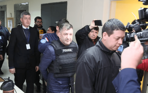 Otorgan arresto domiciliario con tobillera electrónica a exsenador argentino - Noticiero Paraguay