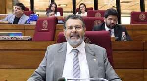 Diputado Miguel Martínez podría ser suspendido 60 días sin sueldo por insultos a colegas