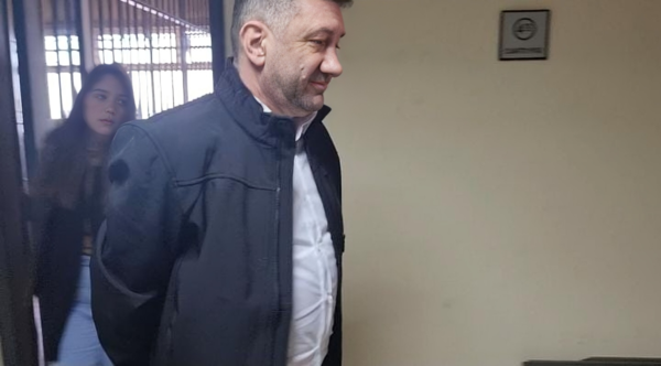 Audiencia preliminar para exsenador argentino y su secretaria debe realizarse hoy - PDS RADIO Y TV
