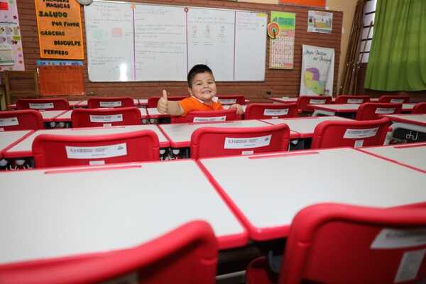 Gobierno ya entregó el 92% de los nuevos muebles escolares - Noticiero Paraguay