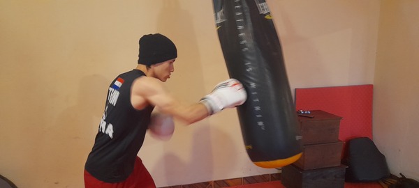 Boxeador encarnaceno se alista para eliminatorias internacionales en Bolivia