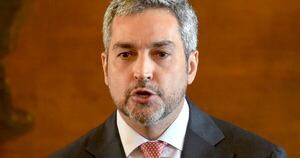 La Nación / Oposición se debilita con silencio cómplice sobre Abdo, opina analista
