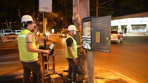 Inician instalación de semáforos inteligentes para mitigar caos vehicular en Asunción y Gran Asunción
