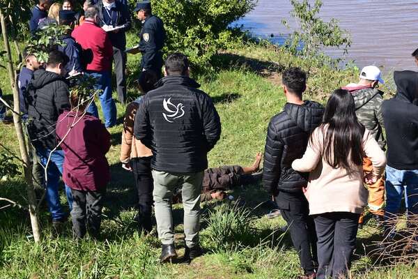 Hallan un cadáver debajo del Puente Santa María en Encarnación - Policiales - ABC Color