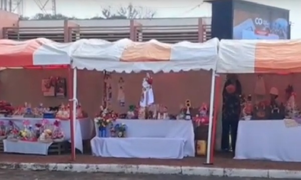 Feria artesanal por el Día de la Amistad llena de color la explanada de la Municipalidad de Coronel Oviedo - OviedoPress