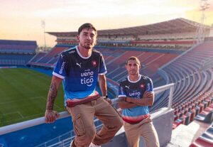 Versus / Cerro Porteño lanza su tercera camiseta a minutos del juego ante el "Gallo Norteño"