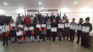 Día de la Amistad en PJC: realizan concurso de poesía y premian a los “mejores amigos” - Nacionales - ABC Color
