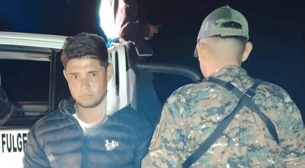 Fiscalía mantiene como sospechosos a los dos hermanos por el crimen de Melania - Noticiero Paraguay