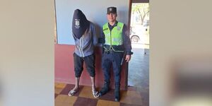 DETIENEN A JOVEN CON ORDEN DE CAPTURA POR HURTO EN OBLIGADO