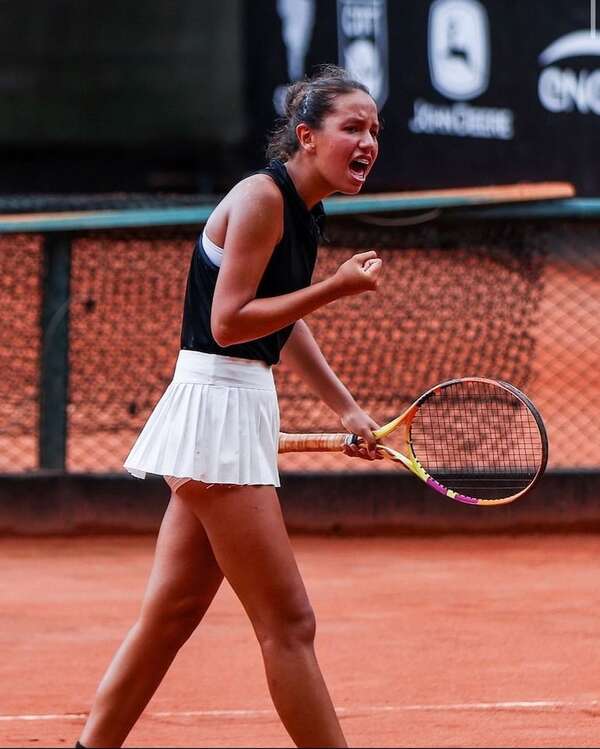 Tenis: Otro triunfo de las chicas - Polideportivo - ABC Color