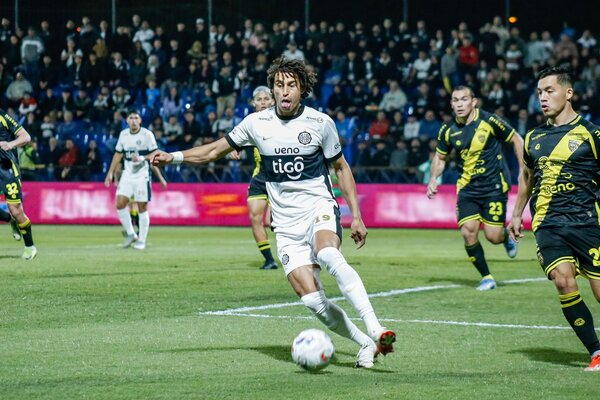Olimpia derrota a Recoleta en la víspera del clásico