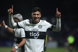 Versus / Olimpia apenas derrotó a un Recoleta que jugó con dos menos todo un tiempo