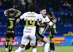 Olimpia se impone con lo justo ante un disminuido Recoleta FC - Fútbol - ABC Color